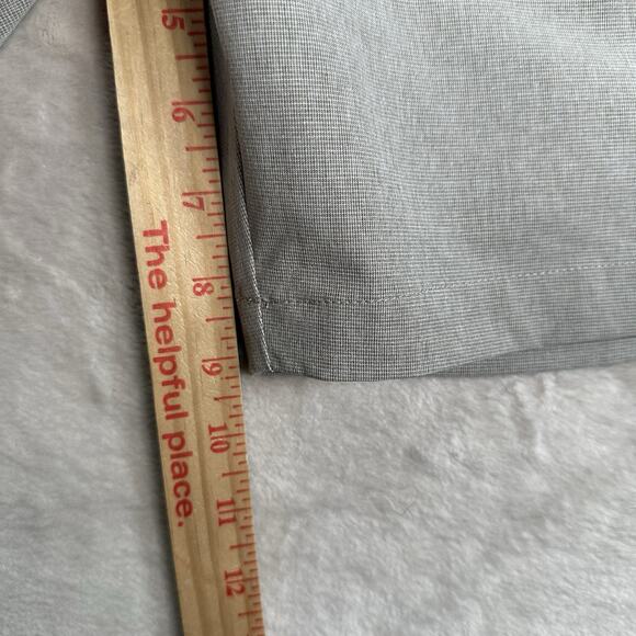 Travis Mathew Golf Shorts Tan Khaki Flat Front Lightweight 10" Men’s Size 32 - Picture 5 of 8